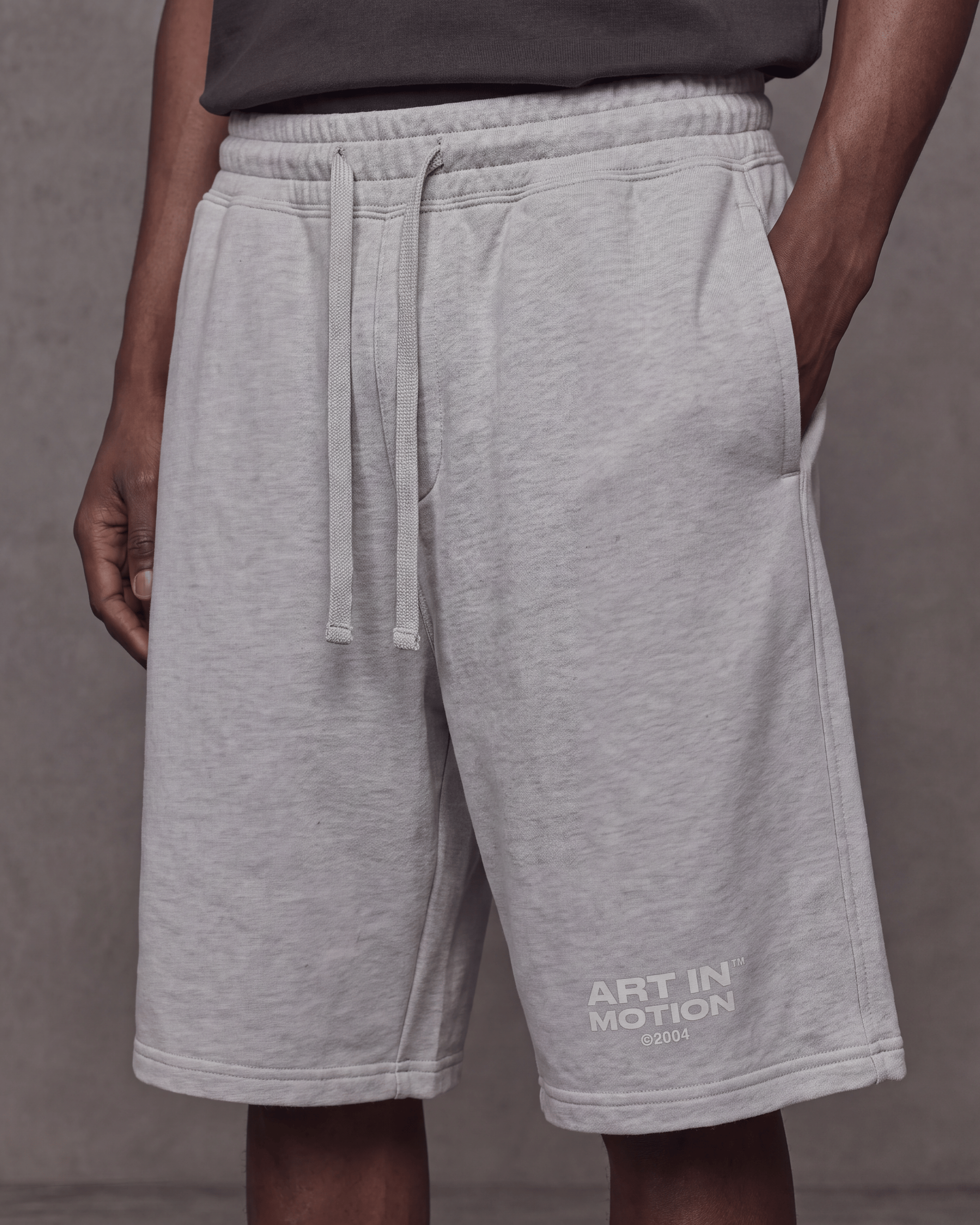 RELAXED SWEAT SHORTS